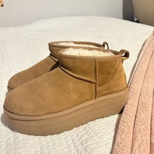 Women's Ugg Tan Platform Ankle Boots